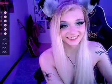 latina cam girl _b_a_n_s_h_e_e_ image #2904886