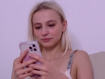 latina cam girl shycinderella image #587737