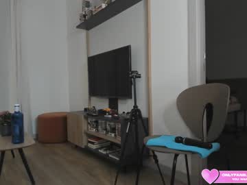 latina cam girl annieguzman_ image #4139824