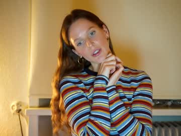 latina cam girl ellaa91 image #1892872