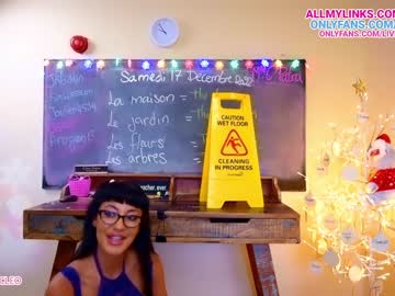 latina cam girl livecleo image #2210702