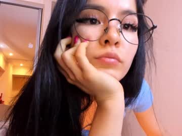 latina cam girl akino_17 image #849566