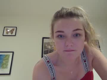 latina cam girl redroseldn image #2491025