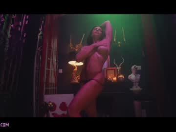 latina cam girl lucieoude_ image #1383535