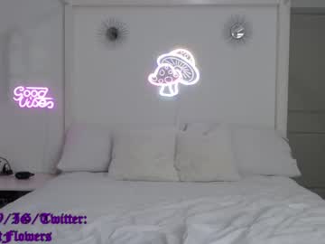 latina cam girl violetttflowers image #1166275