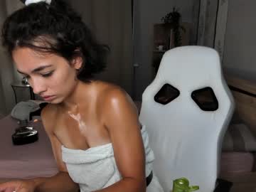 latina cam girl ella_flare image #1677978