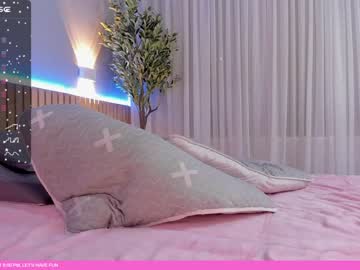 latina cam girl little_effy18 image #4099289