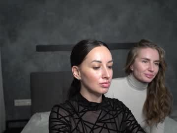 lipped_witch latina cam