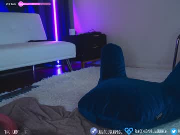 latina cam girl lunaqueeeen image #3928687