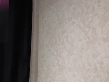 unearthly_julia latina cam
