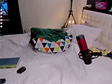 latina cam girl queenafina image #3405240