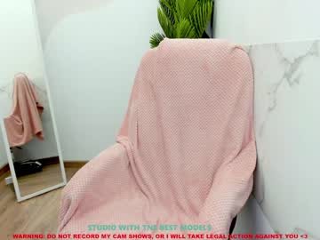latina cam girl shy_july image #1156667