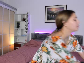 latina cam girl l0ve_sh0w image #3777873