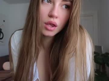 latina cam girl strawberryjamx image #3433006