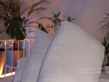 latina cam girl _deepthroatgalactica image #1515386