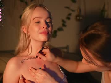 latina cam girl mother__of__dragons image #3788128
