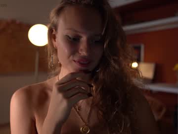 latina cam girl chillwithkira image #1898136