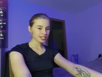 latina cam girl roxxxie_reid image #4699308