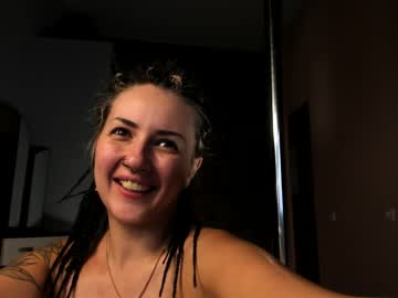 latina cam girl elliy_coy image #2223659