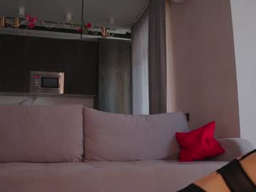 latina cam girl angella_kleee image #2724042