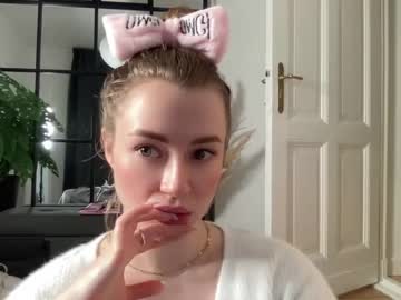 latina cam girl strawberryjamx image #1970211