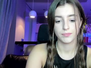latina cam girl coy_amina_ image #1849372