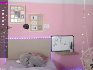 latina cam girl little_effy18 image #942250