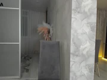 latina cam girl mia_devill image #2651177