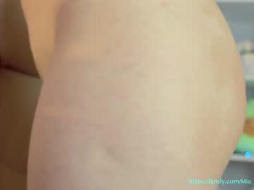 latina cam girl mia_milagros image #1144346