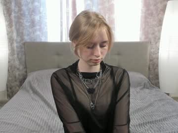 latina cam girl queeniedonnay image #4633819