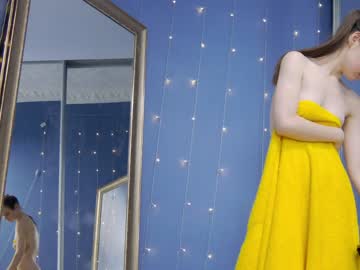 latina cam girl kriskras__ image #3613985