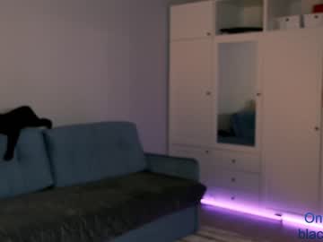 latina cam girl _blackbee_ image #1416505