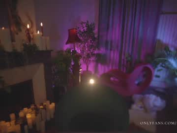 latina cam girl lucieoude_ image #2143580