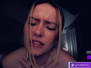 latina cam girl _yvie_ image #3175230