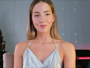 latina cam girl emmi_rosee image #3993211