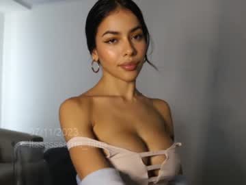 latina cam girl itsssssssme_lana image #3749776
