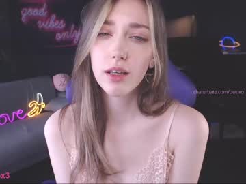 latina cam girl uwuxo image #3158625