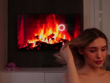 latina cam girl angella_kleee image #2777092