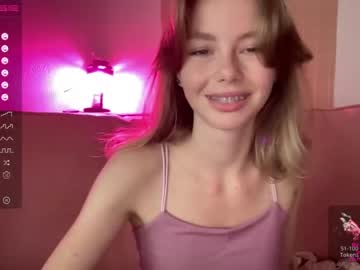 latina cam girl elli_harmon image #3151384