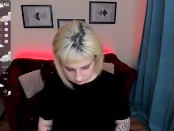 latina cam girl yolandi_toit image #1435847