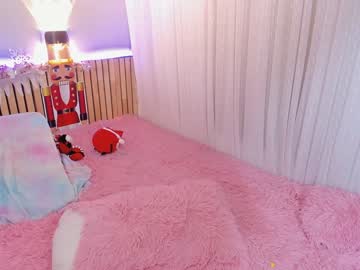 latina cam girl little_effy18 image #3870048