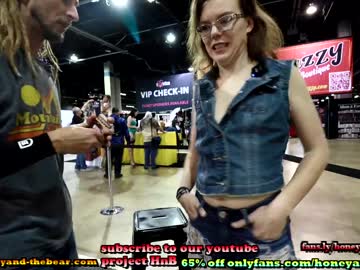 latina cam couple honeyand_thebear image #1109201