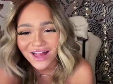 latina cam girl ari_02 image #3330684