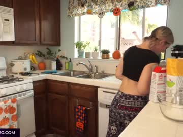 latina cam girl nikkinutmeg image #209077