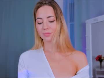 latina cam girl emmi_rosee image #2011118