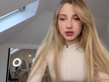 latina cam girl yononeey image #4522824
