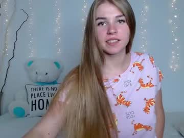 latina cam girl little__cherrry image #1665185