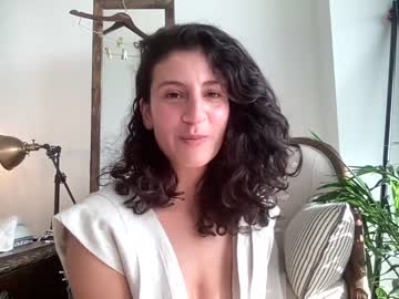 latina cam girl annareyle image #1310637