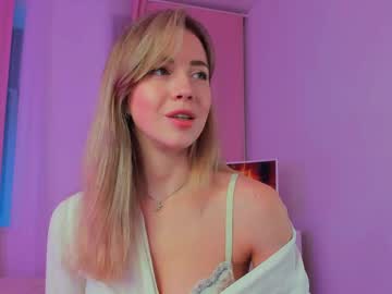 latina cam girl emmi_rosee image #4364158