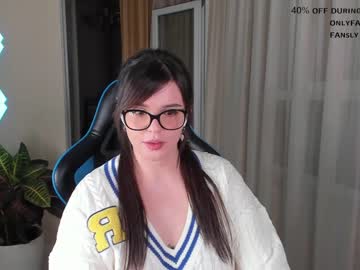 latina cam girl aavee image #3672580